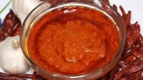 खाने का स्वाद कर देगी दोगुना साथ परोसी गई लहसुन की चटनी, 